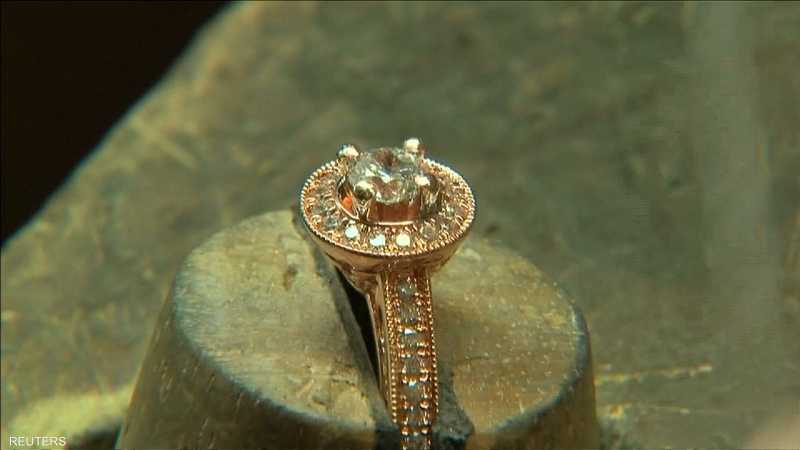 الملكة الأم استخدمت ذات الذهب الخام في تصنيع الخاتم