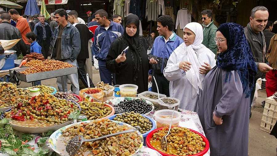 سوق شعبي بالجزائر