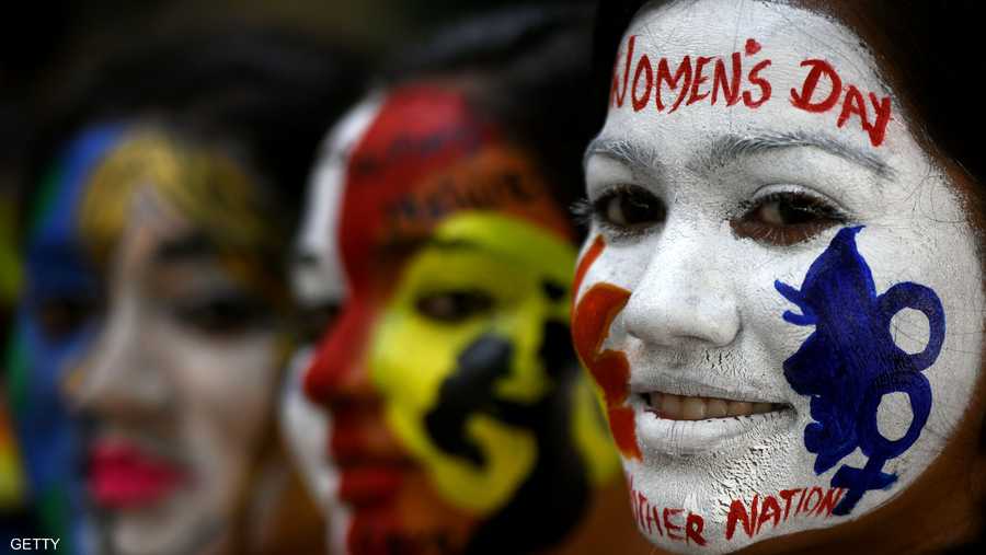 وفي الهند، سارت مئات النساء في شوارع نيودلهي مطالبين بوضع حد للعنف المنزلي، والهجمات الجنسية والتمييز في الوظائف.