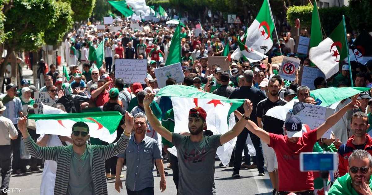تظاهرات أول جمعة رمضانية بالجزائر.. تنديد مستمر بالنظام   أخبار سكاي نيوز عربية