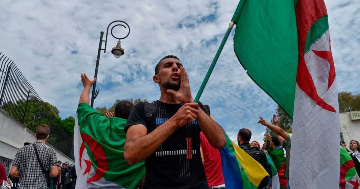 الجزائر.. اعتقالات بالتزامن مع احتجاجات الجمعة الـ14   أخبار سكاي نيوز عربية