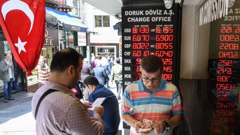 فقدت الليرة التركية 24 في المئة من قيمتها منذ مطلع 2020