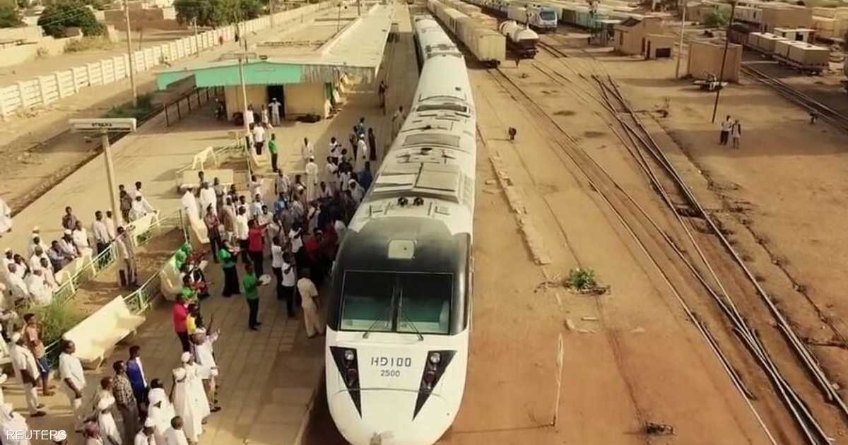 مئات المسافرين  عالقون  بعد إضراب السودان   أخبار سكاي نيوز عربية
