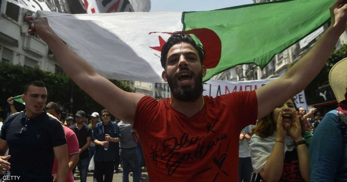 الجزائر.. مبادرة ثالثة للخروج من عنق الزجاجة   أخبار سكاي نيوز عربية