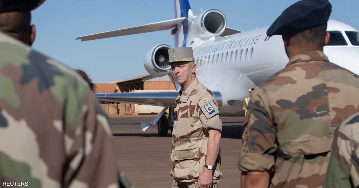 فرنسا تنفي مسؤولية  داعش  عن إسقاط مروحيتيها في مالي   أخبار سكاي نيوز عربية