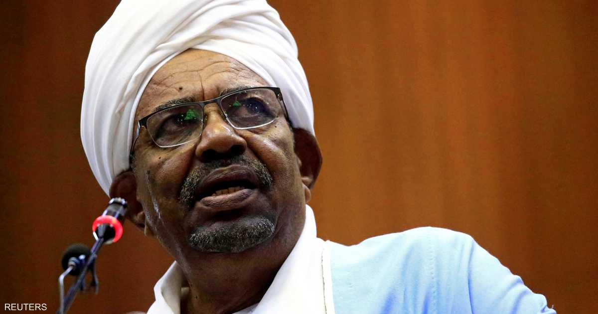 السودان يوافق على تسليم مسؤولين للجنائية.. ومحامي البشير يرد   أخبار سكاي نيوز عربية