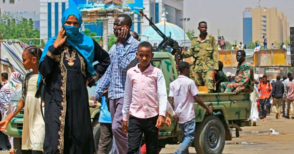 السودان.. احتجاج بشأن  الضباط المستبعدين  والأمن يتصدى   أخبار سكاي نيوز عربية