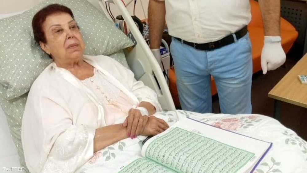 أول صورة لرجاء الجداوي داخل غرفة المستشفى بعد إصابتها بكورونا