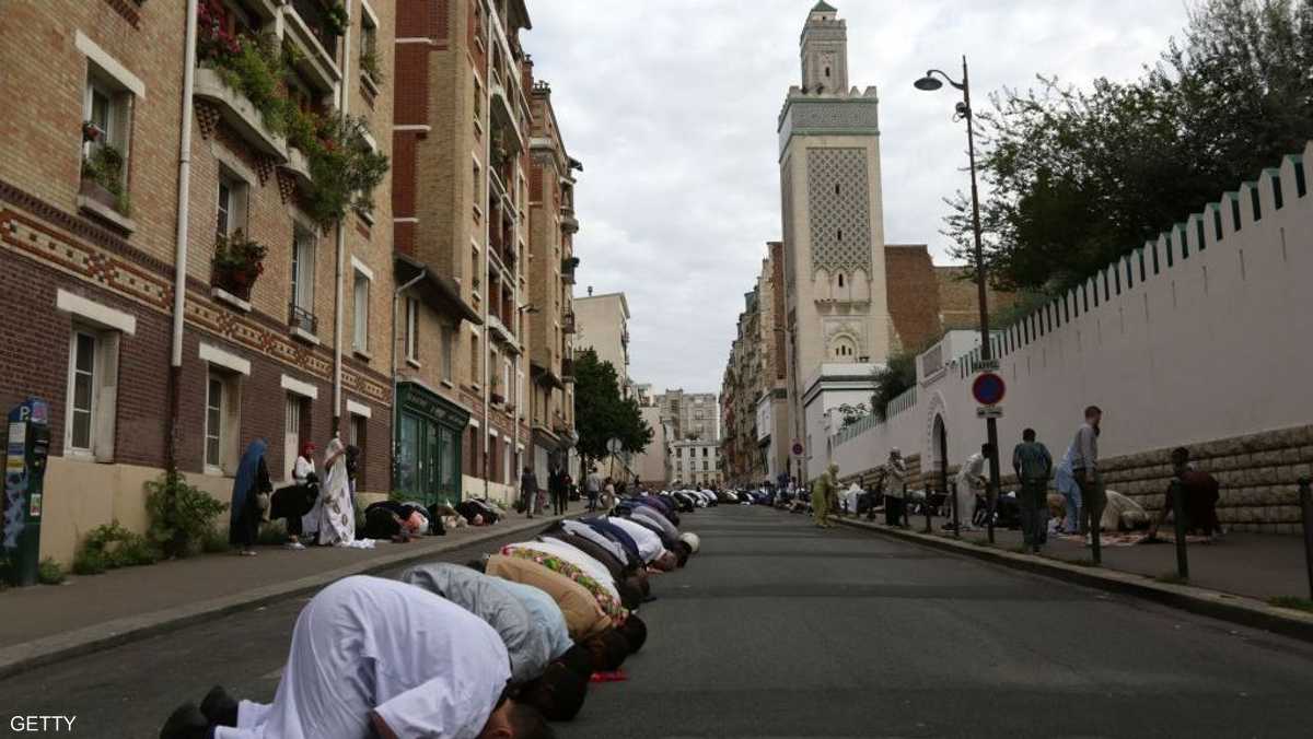 فرنسا تخشى نفوذ الإخوان في المؤسسات الإسلامية.