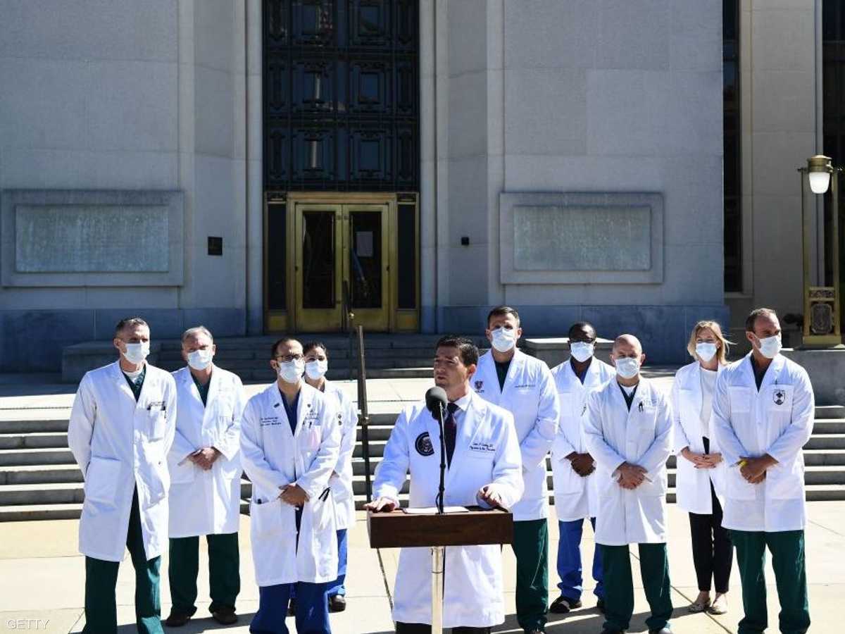 فريق الأطباء خلال الإحاطة بشأن صحة ترامب
