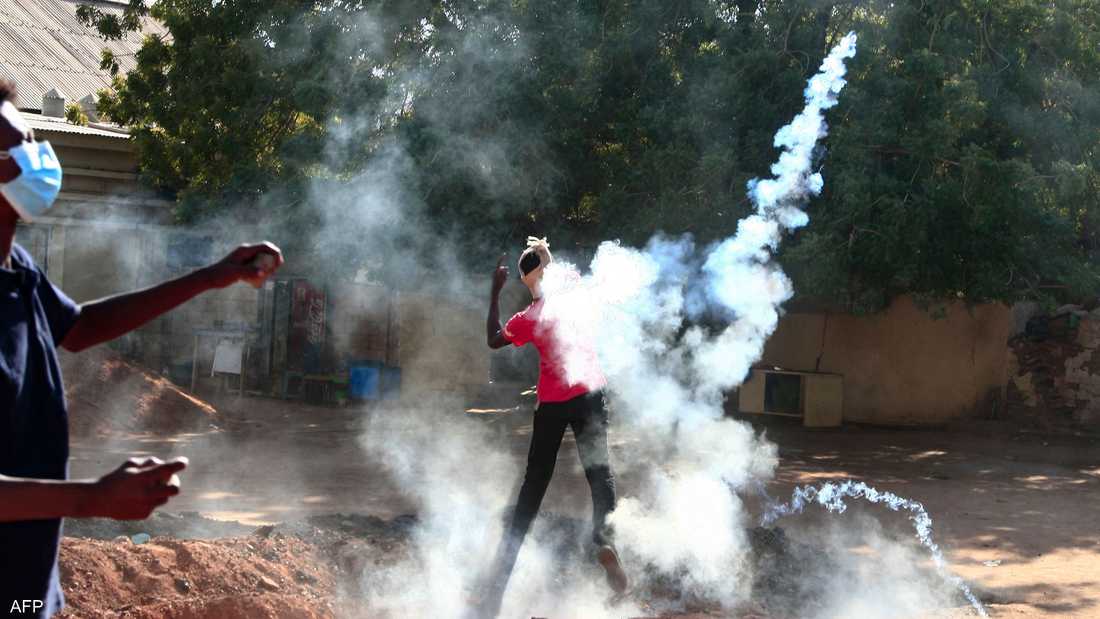 الشرطة واجهت الاحتجاجات بقنابل الغاز المسيل للدموع