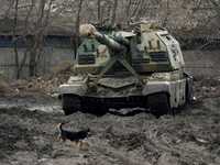 دبابة روسية وسط "الوحل" الأوكراني