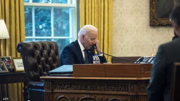 جو بايدن ومكالمة من البيت الأبيض
