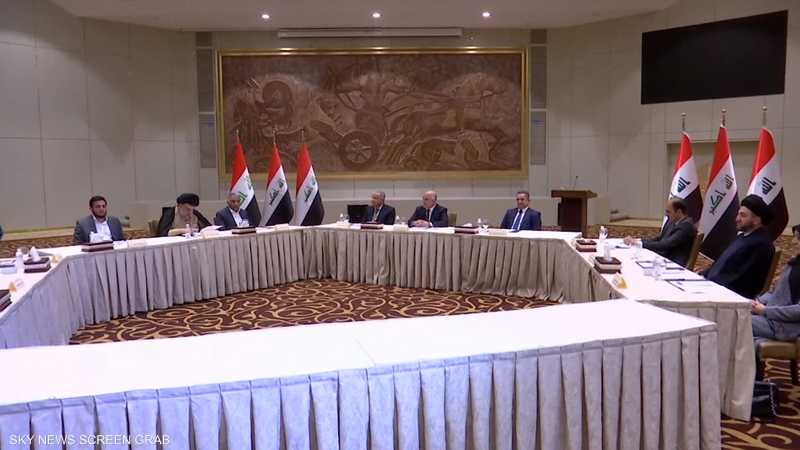 العراق.. تحركات سياسية لتقريب وجهات النظر بين التيار والإطار
