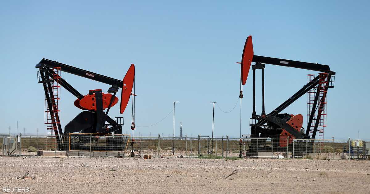 النفط يسجل مكاسب للأسبوع الثاني على التوالي