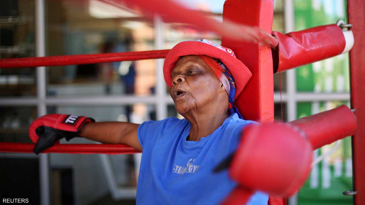 كونستانس نغوبان 79 عاما تأخذ قسطا من الراحة بعد جولة مرهقة