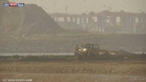 تلال النفايات تنذر بكارثة بيئية وشيكة في لبنان.