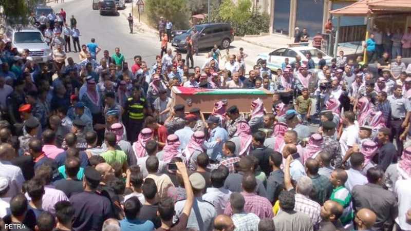 تشييع جثمان الرقيب علي قوقزة الذي راح ضحية تفجير الفحيص