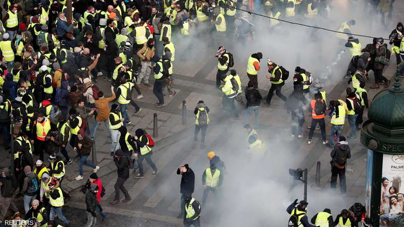 الغضب يشل باريس.. وشوارعها تحت رحمة المتظاهرين والمدرعات 1-1206585.JPG