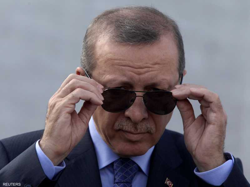 معارضو أردوغان يقولون إنه يعاني "جنون العظمة".