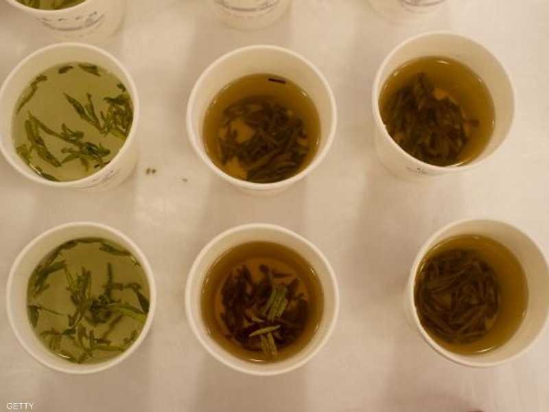 الشاي الأخضر ساخنا أو باردا له فوائد عدة.