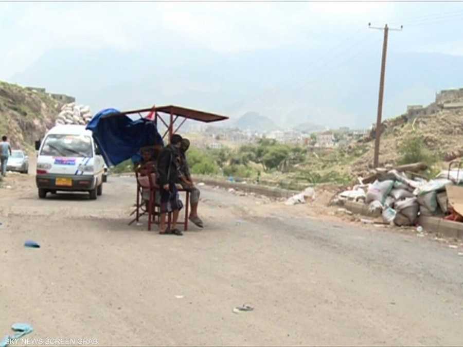 الحوثيون يمنعون وفد برنامج الغذاء العالمي من دخول تعز