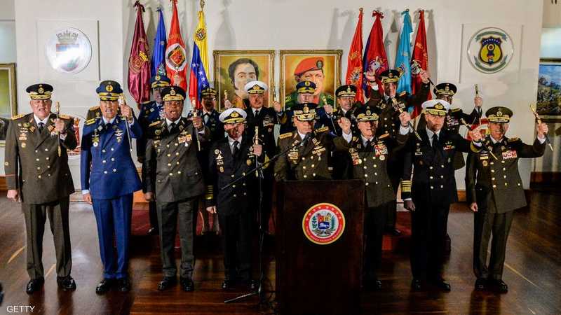 مادورو وغوايدو.. صراع "مستعر" لاستقطاب جيش فنزويلا 1-1222010.jpg