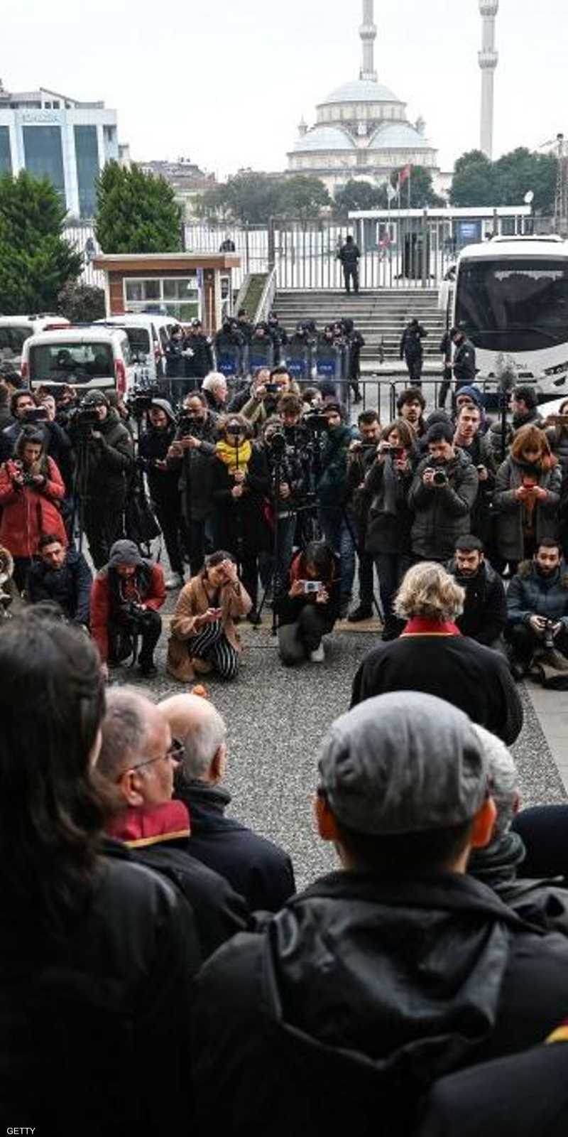 احتجاج في إسطنبول تنديدا بسجن صحفيين ينتقدون أردوغان 1-1229483.jpg