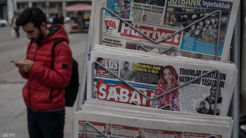 بتهمة الإرهاب.. إعادة 6 من صحفيي "جمهوريت" التركية للسجن 1-1229645.jpg
