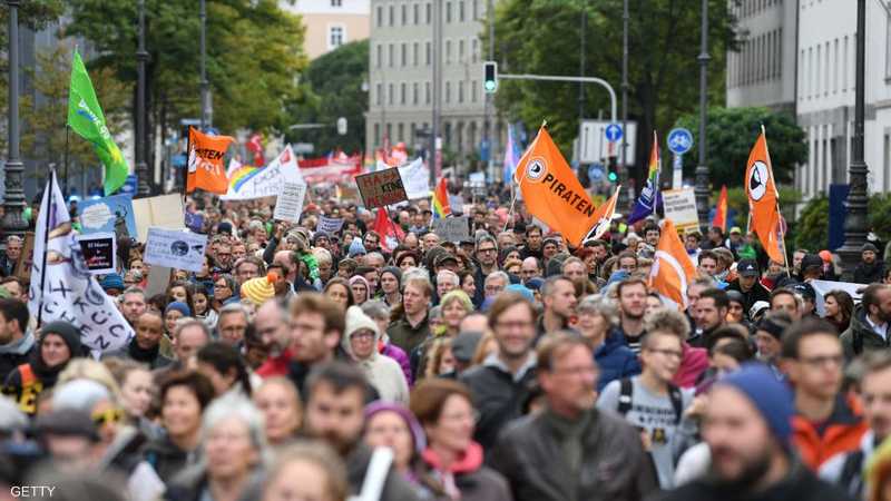 آلاف الألمان يحتجون على "إصلاحات الإنترنت" في أوروبا 1-1238498.jpg