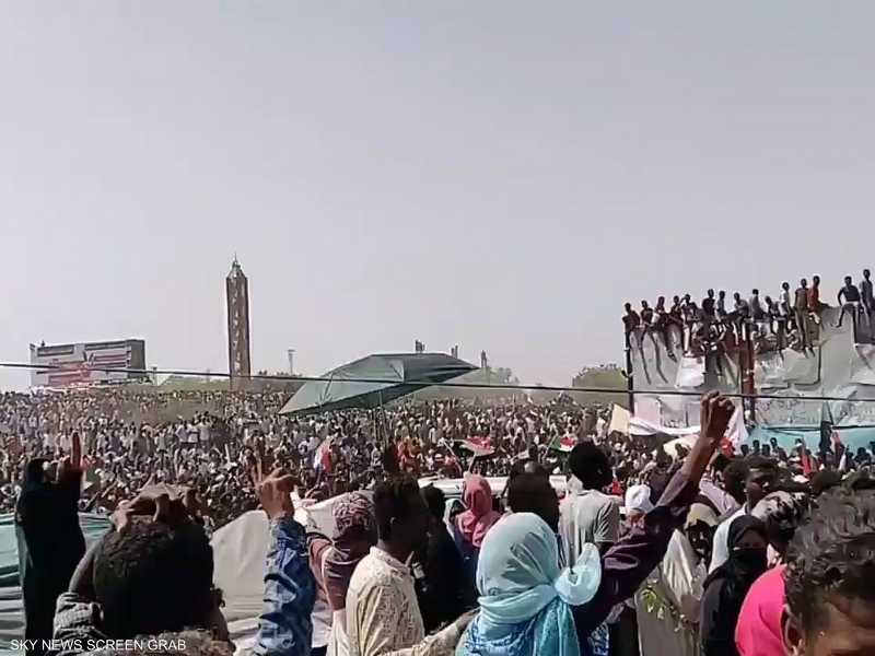 سودانيون في تغريدات غاضبة: "تسقط تاني" 1-1243314.jpg