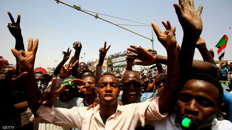سودانيون في تغريدات غاضبة: "تسقط تاني" 1-1243316.jpg