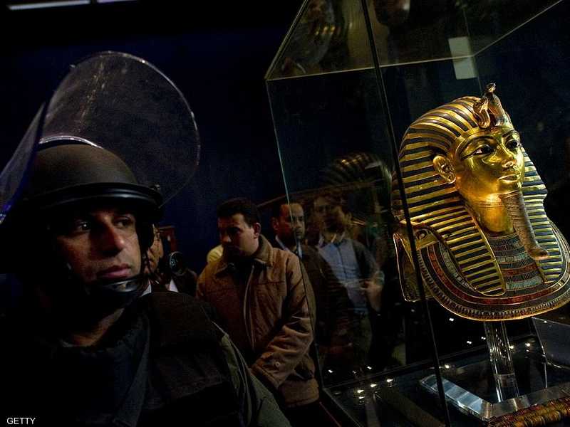 القناع الجنائزي للملك توت عنخ آمون في المتحف المصري. أرشيف