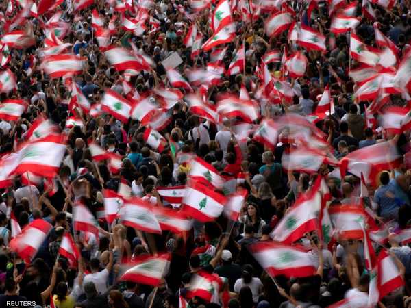 زعزعت أزمة لبنان الثقة في نظامها المصرفي