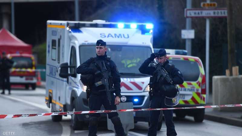 الشرطة الفرنسية تقتل رجلا قرب باريس 1-1309856.jpg