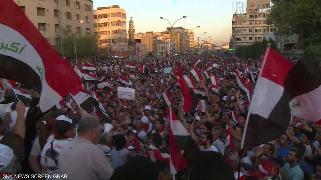 العراق.. اتفاق بين متظاهرين وممثل الصدر للتهدئة بشروط
